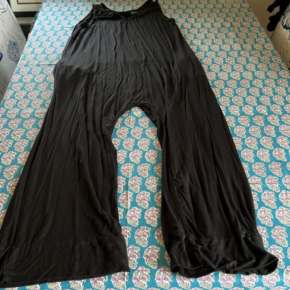 Albion Fit Romper - Picture 2 of 3